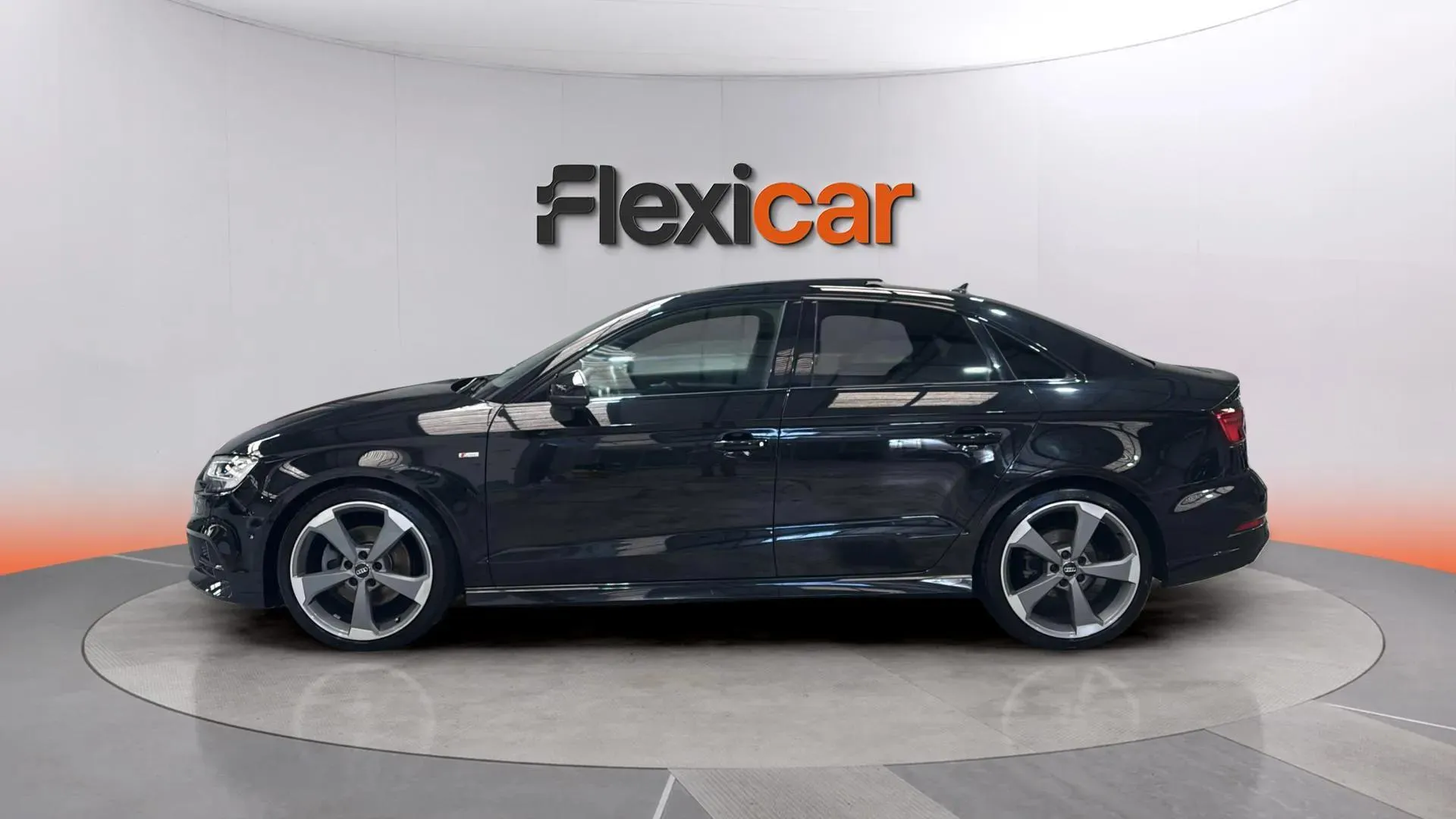 Audi A3 Sedan Black line 35 TDI S tronic - foto 4