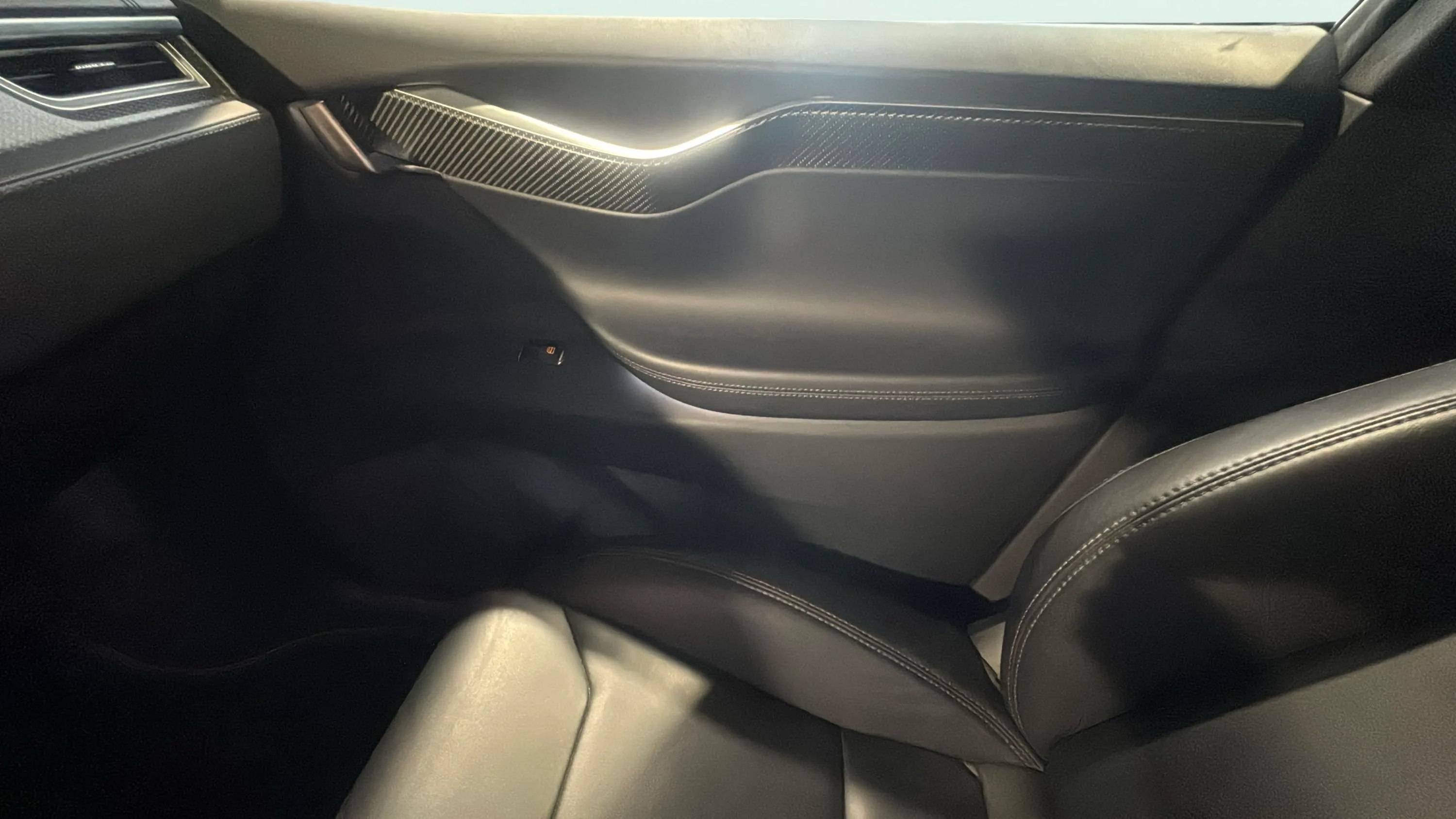 Tesla Model X 75d 4WD - foto 29