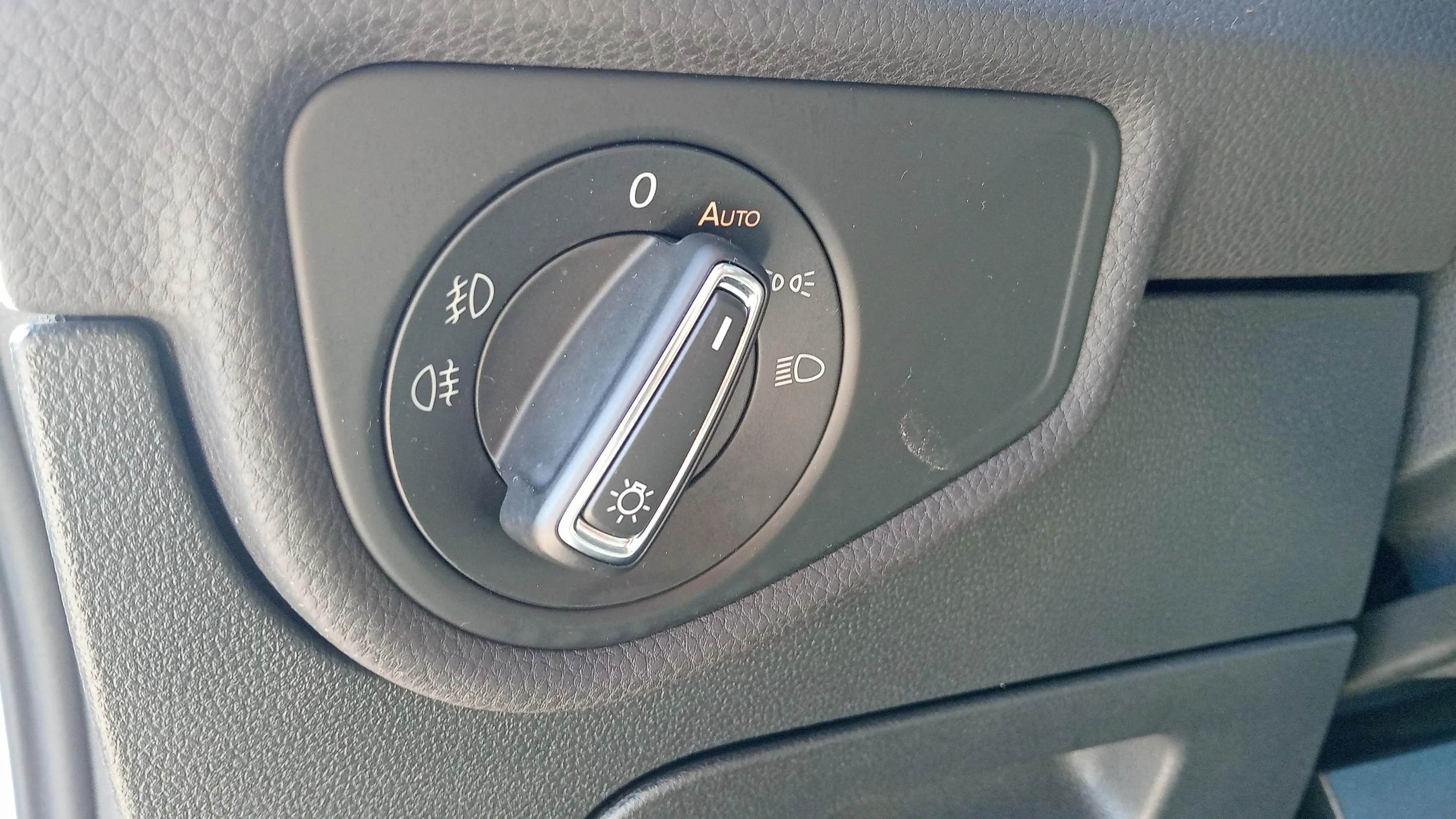 Volkswagen Touran Advance 2.0 TDI DSG - foto 20