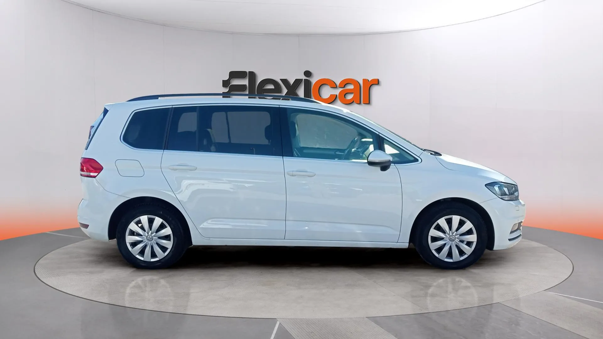 Volkswagen Touran Advance 2.0 TDI DSG - foto 12