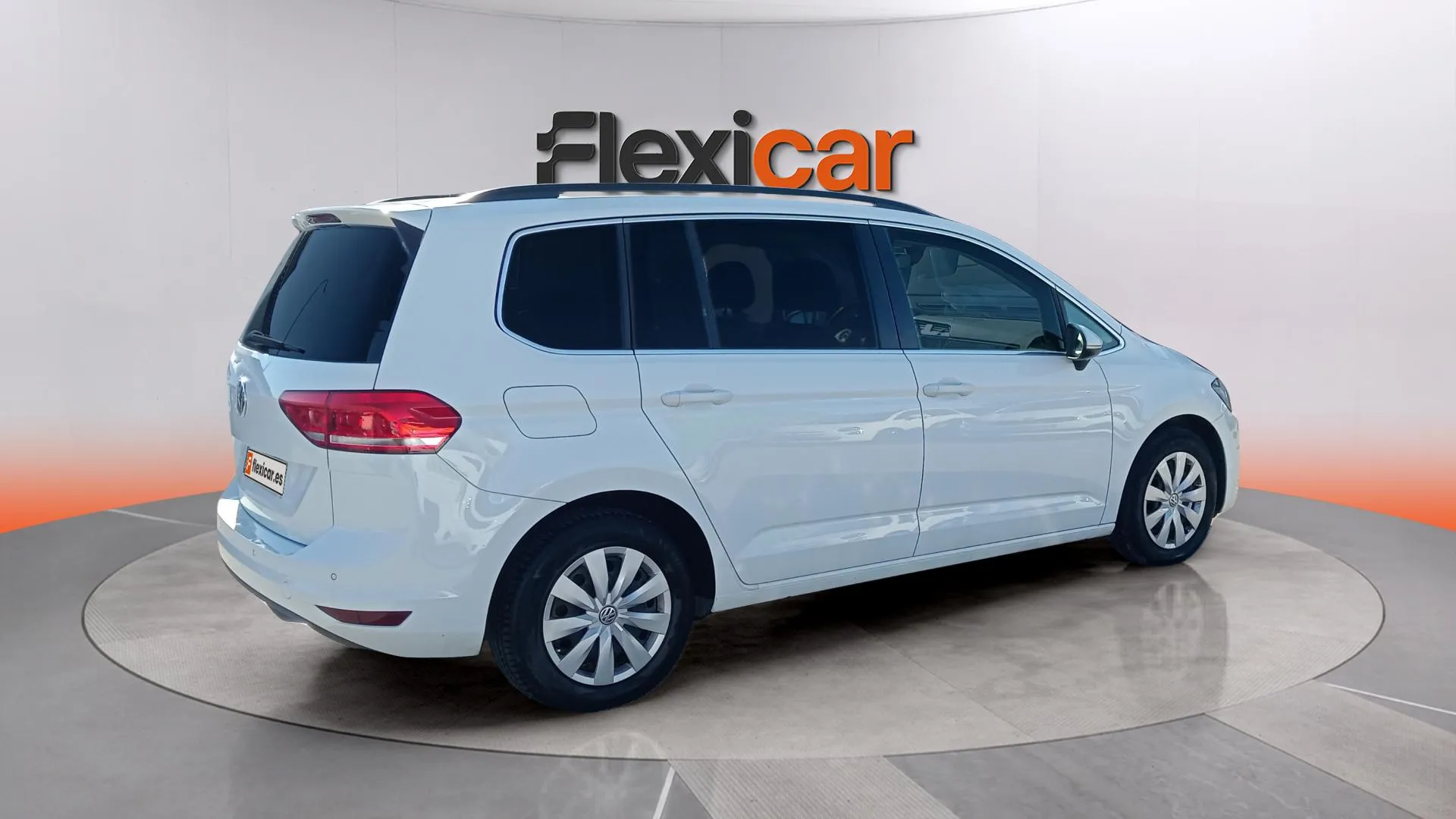 Volkswagen Touran Advance 2.0 TDI DSG - foto 11