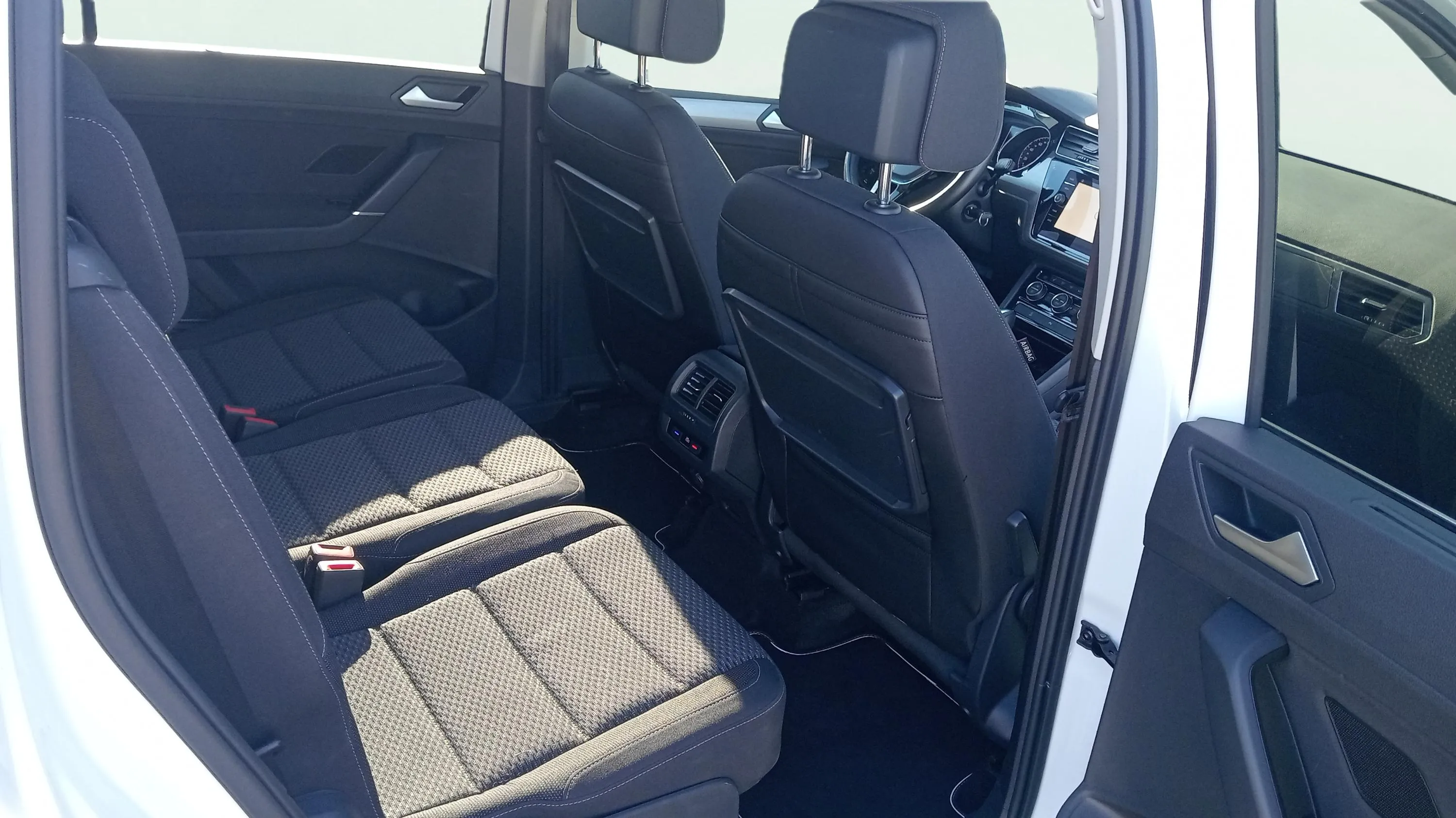 Volkswagen Touran Advance 2.0 TDI DSG - foto 18