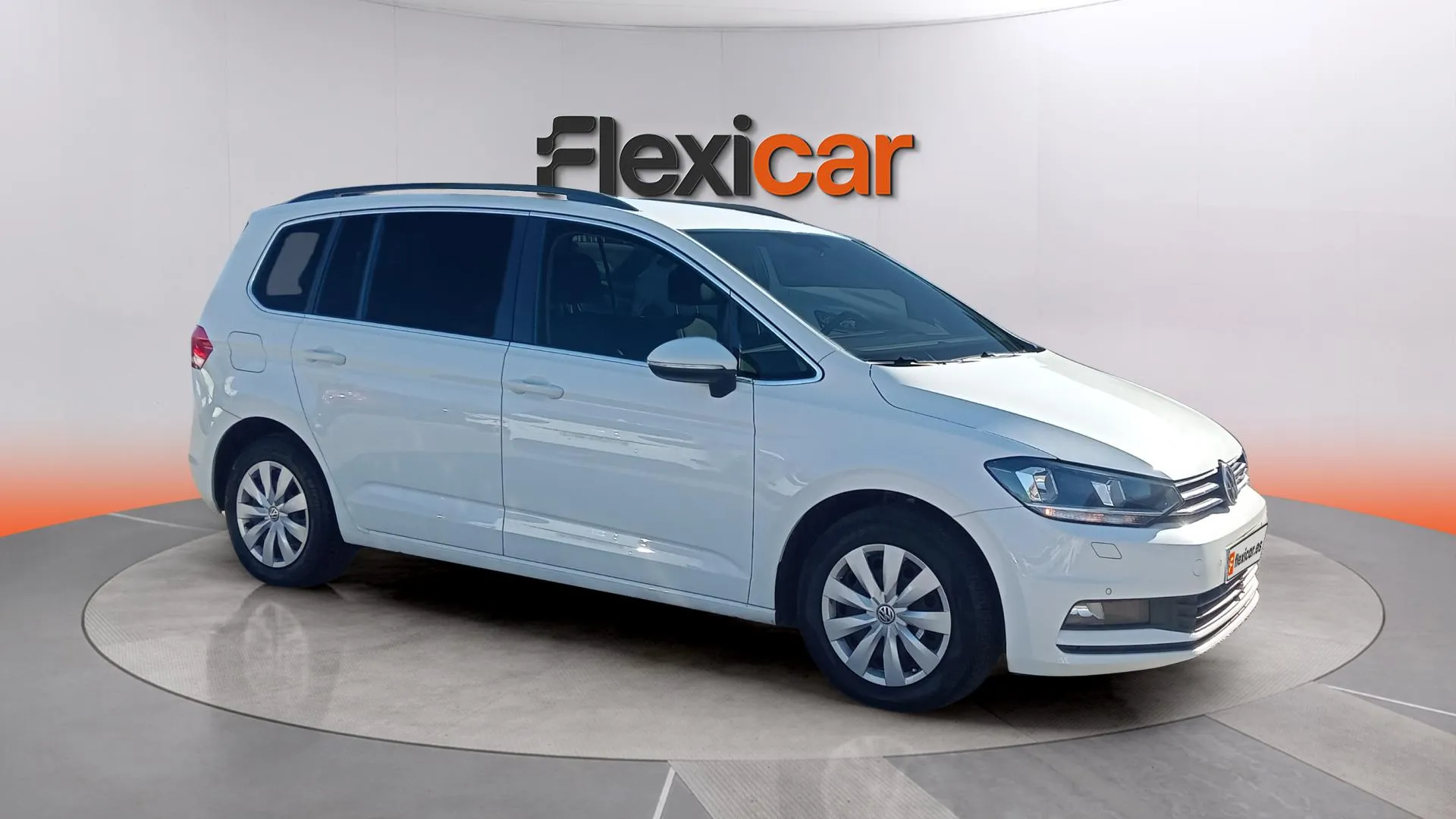 Volkswagen Touran Advance 2.0 TDI DSG - foto 1