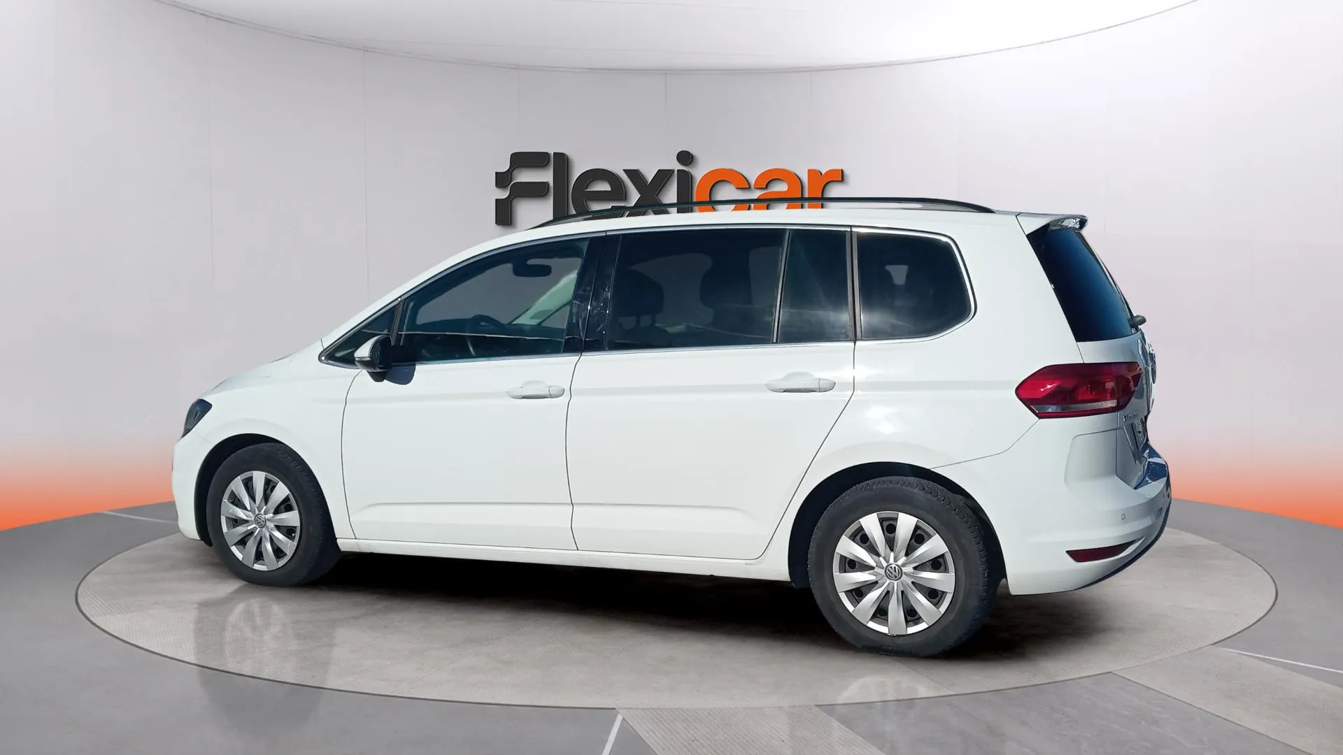 Volkswagen Touran Advance 2.0 TDI DSG - foto 7