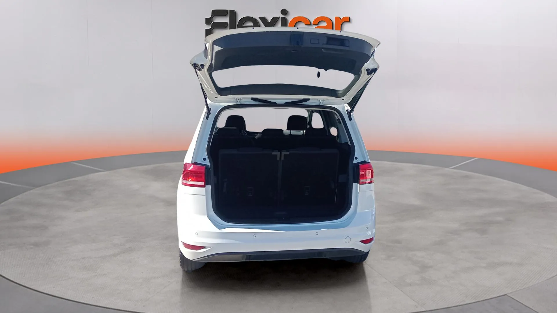 Volkswagen Touran Advance 2.0 TDI DSG - foto 14
