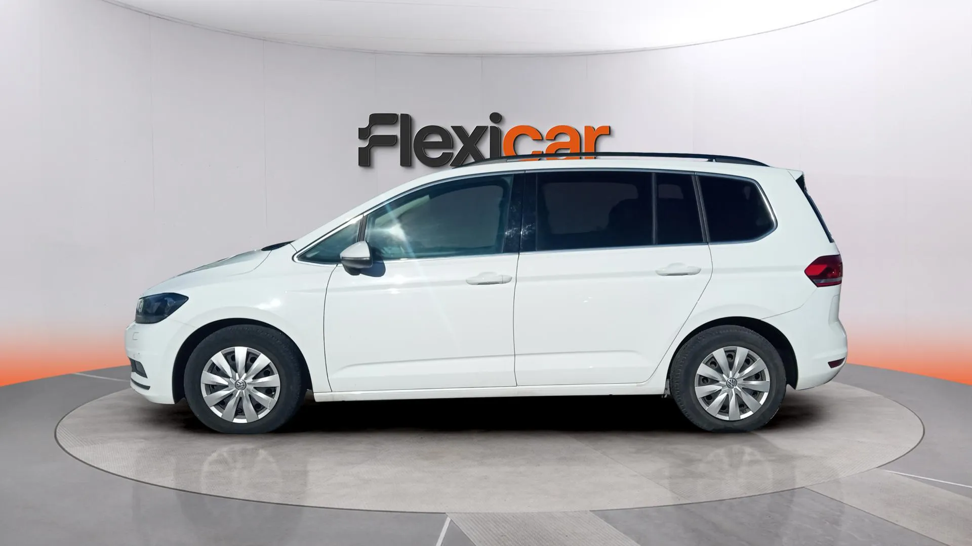 Volkswagen Touran Advance 2.0 TDI DSG - foto 6