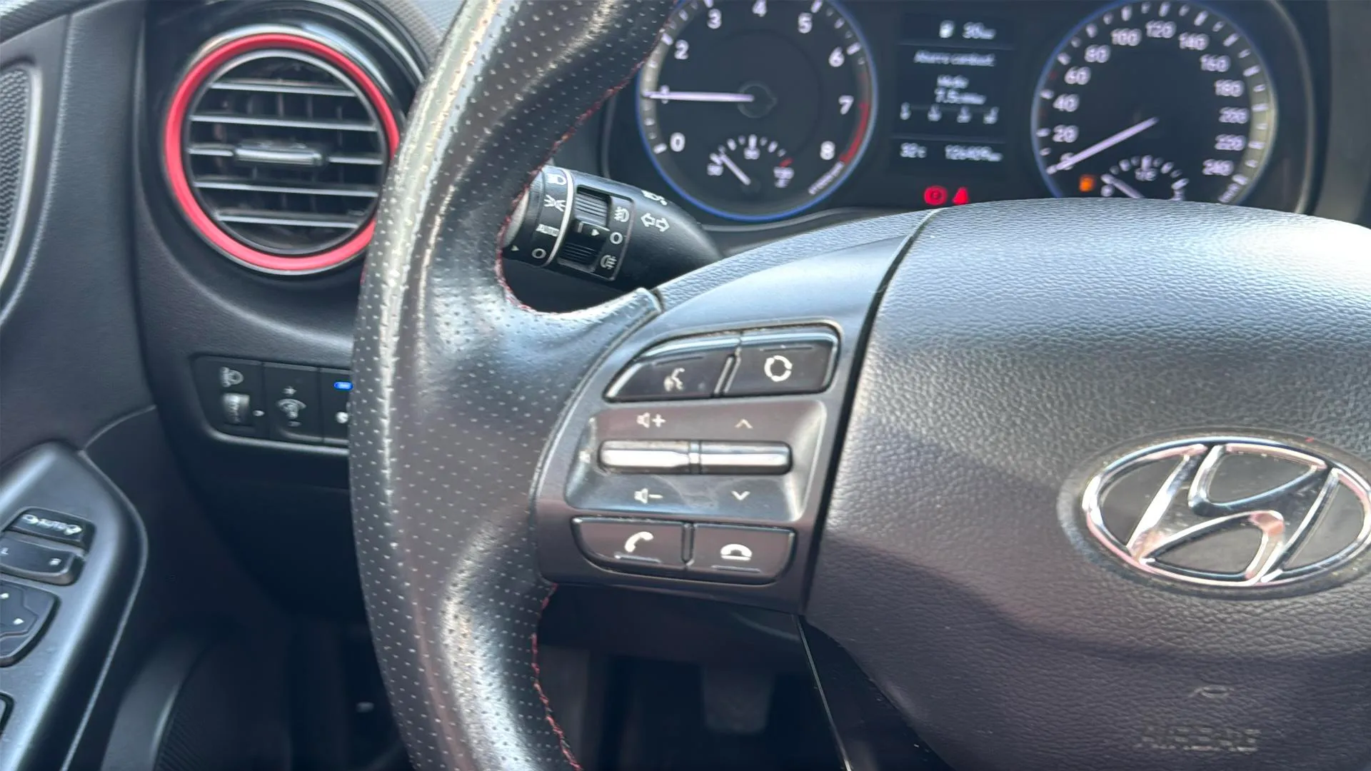 Hyundai Kona 1.0 T-GDi Essence 4x2 - foto 13