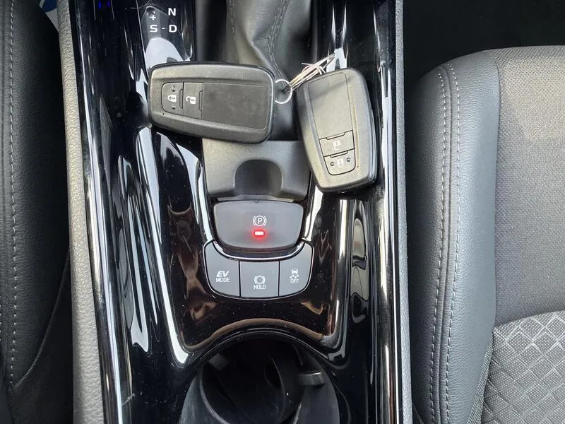 Toyota C-HR 2.0 180H Advance - foto 23