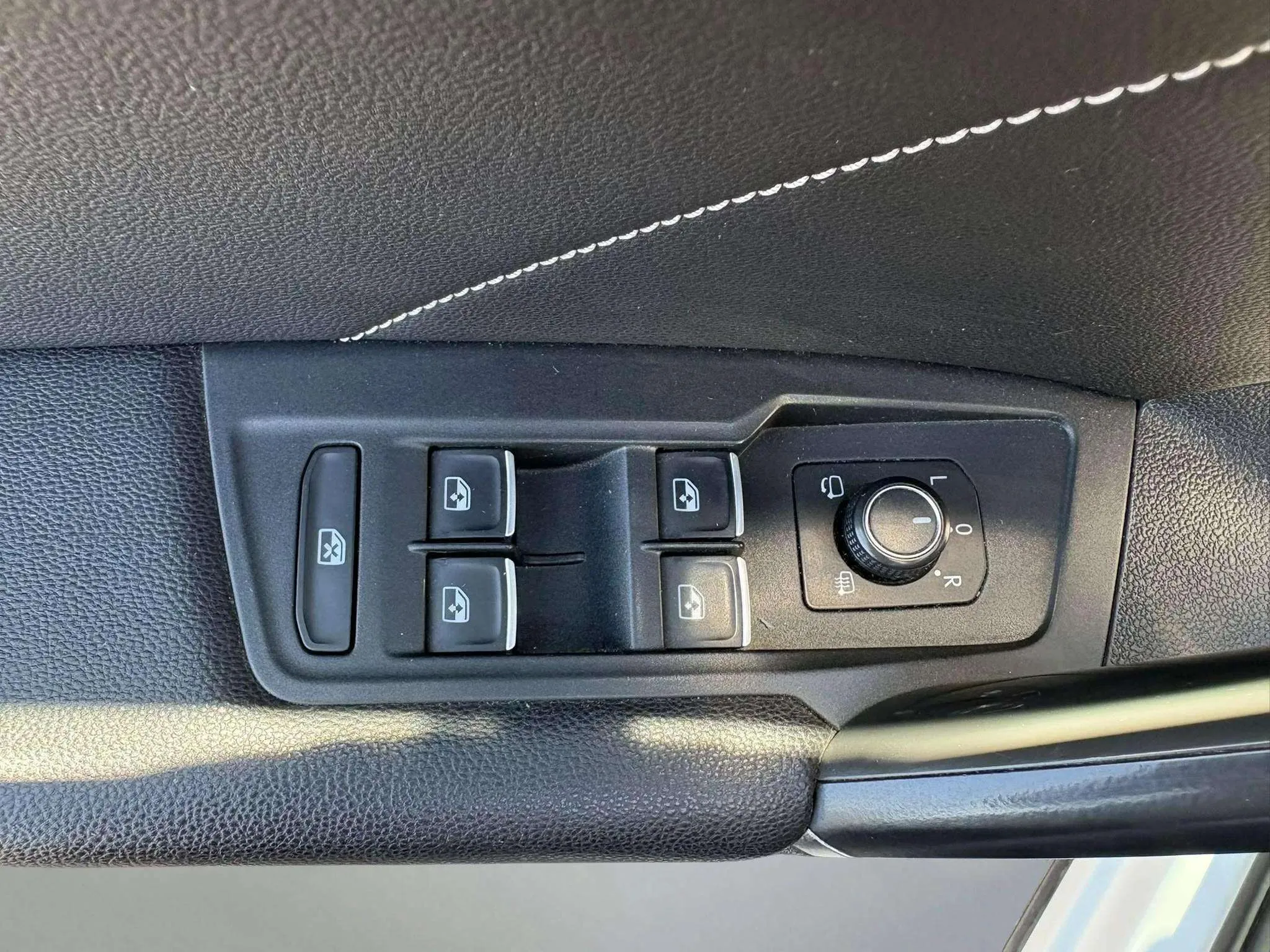 Volkswagen Tiguan Sport 2.0 TDI 4Motion DSG - foto 25