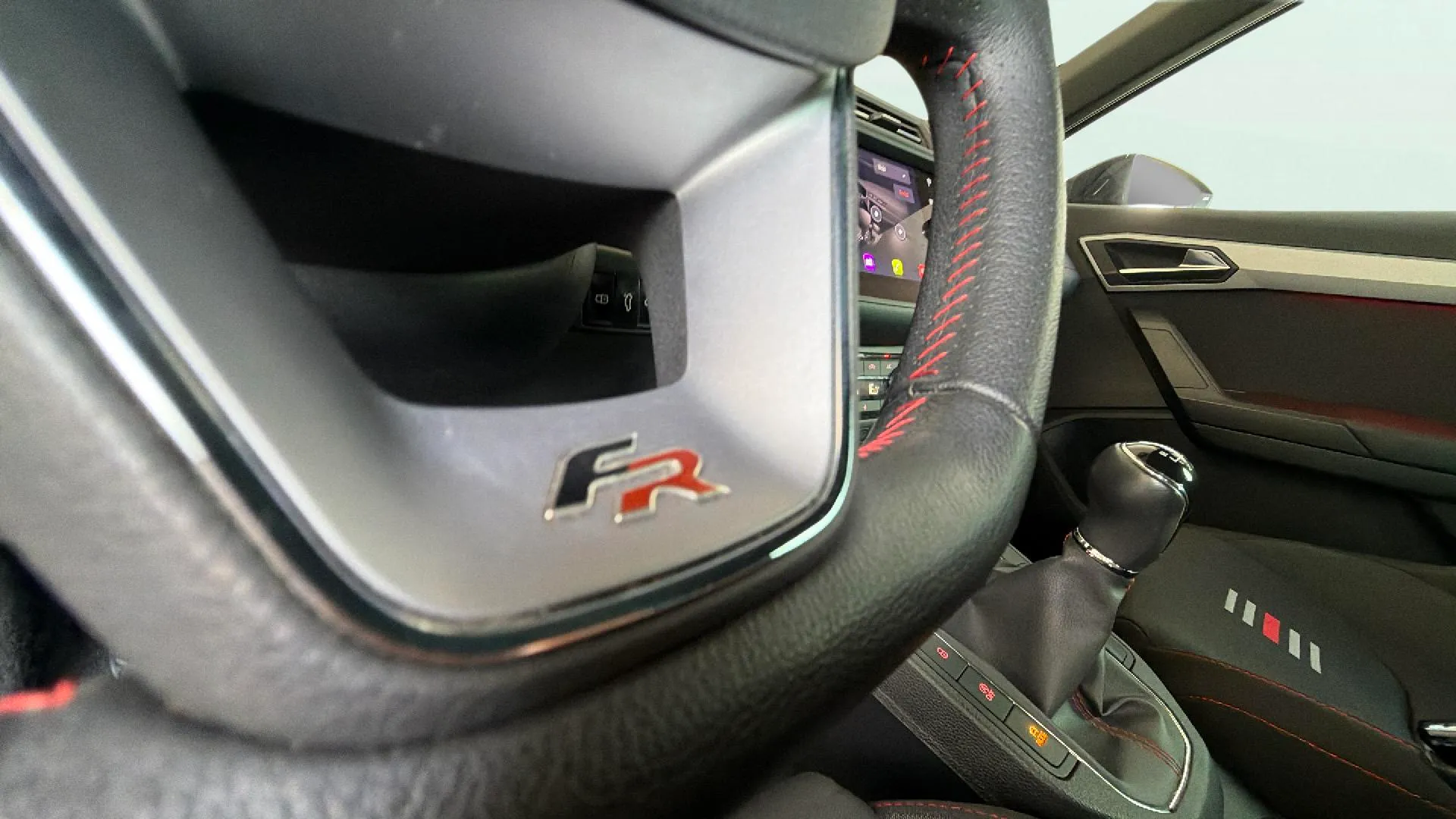 SEAT Ibiza 1.0 TSI FR Plus - foto 21