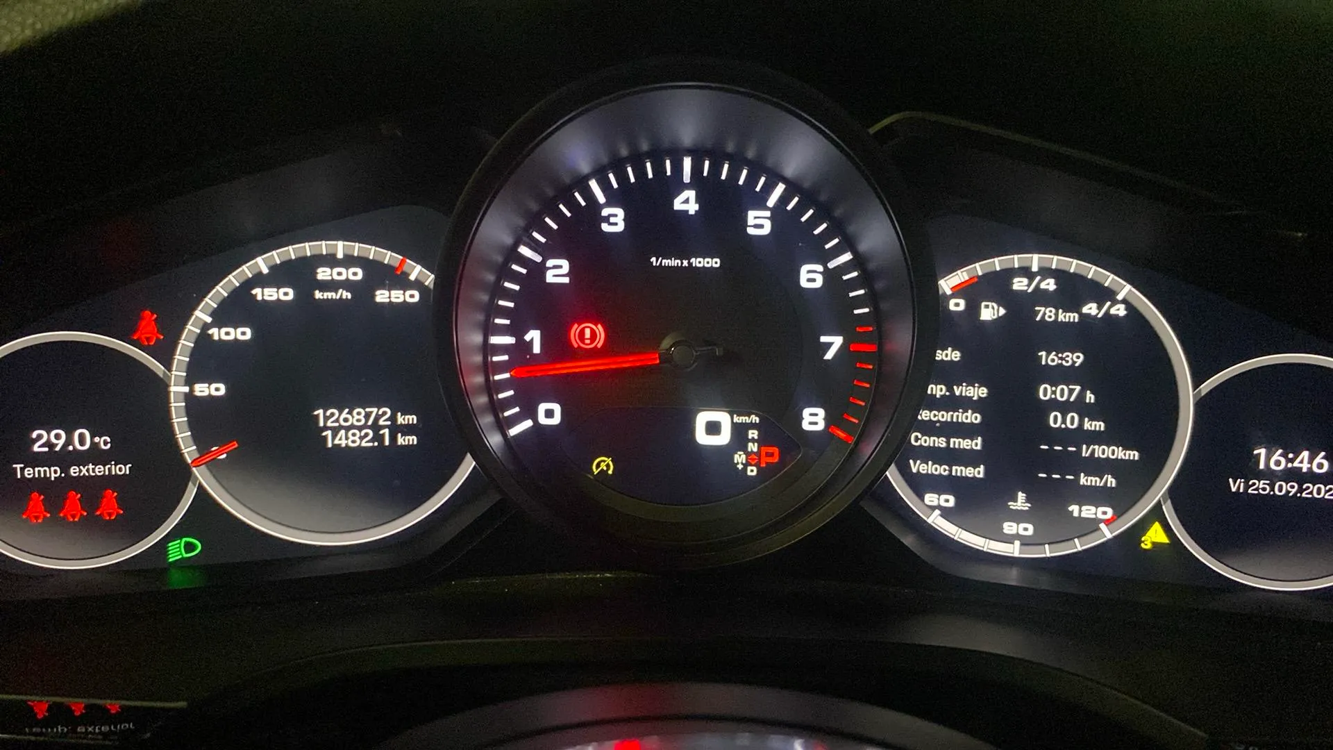Porsche Cayenne - foto 11