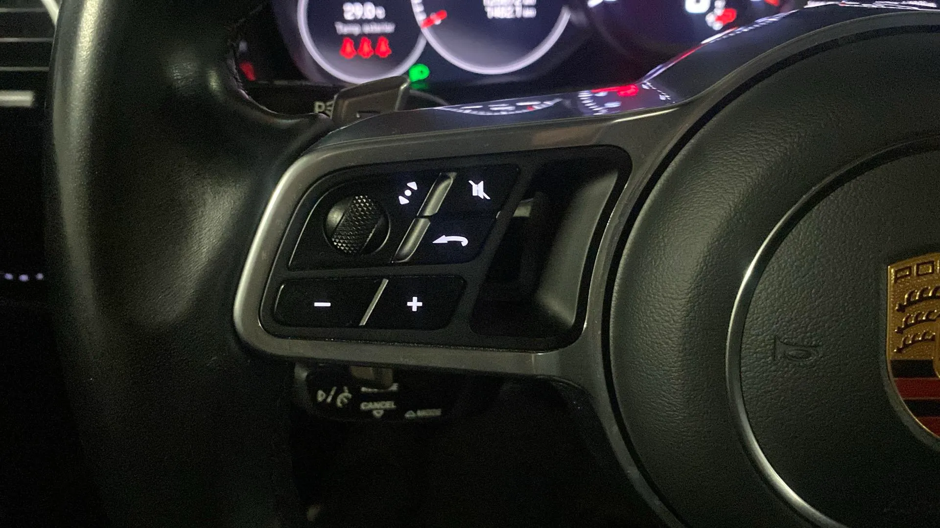 Porsche Cayenne - foto 12
