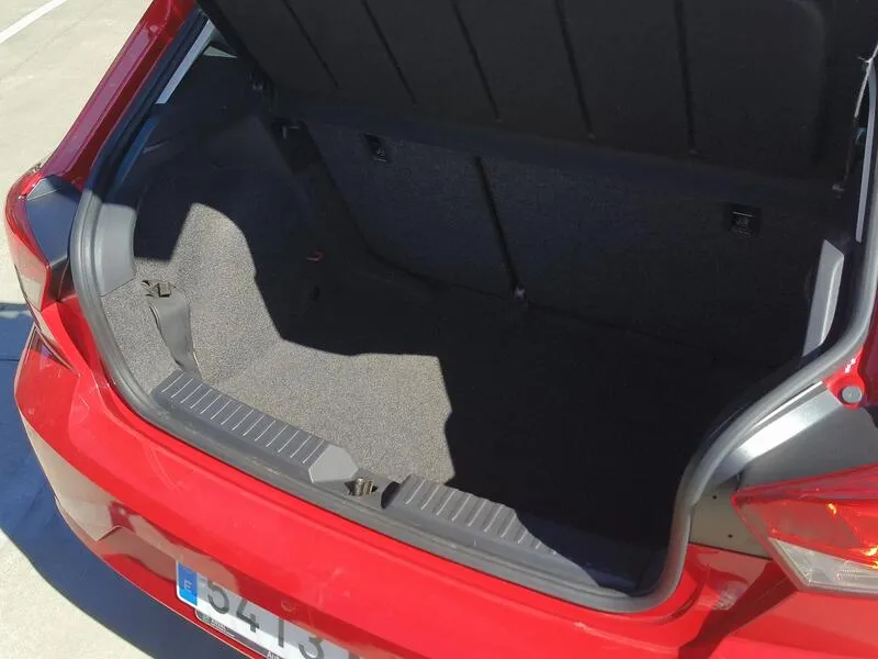 SEAT Ibiza 1.0 TSI Reference XL - foto 37