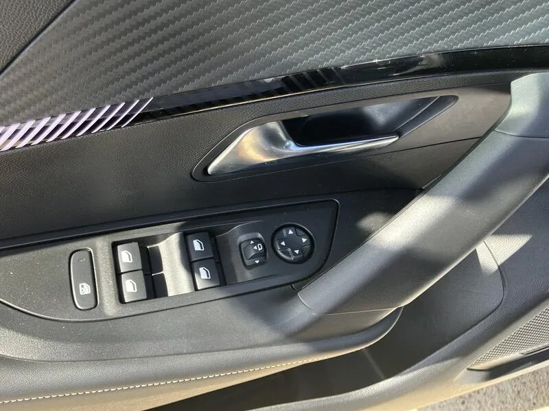 Peugeot 2008 Allure 1.2 PureTech - foto 36
