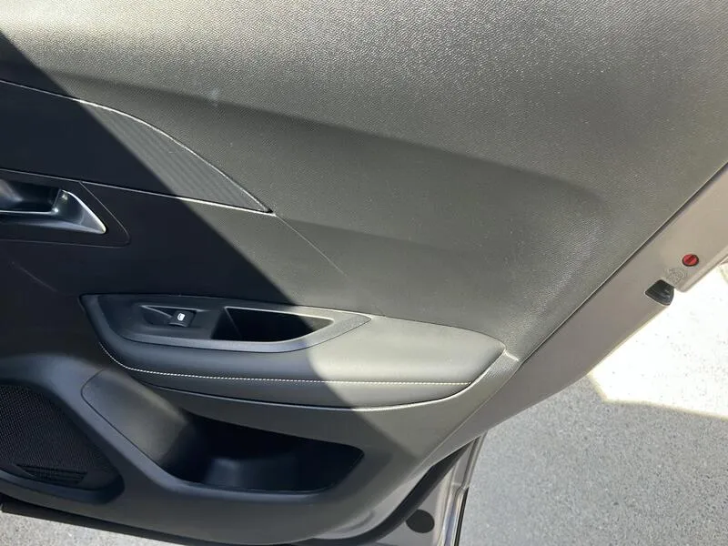 Peugeot 2008 Allure 1.2 PureTech - foto 33