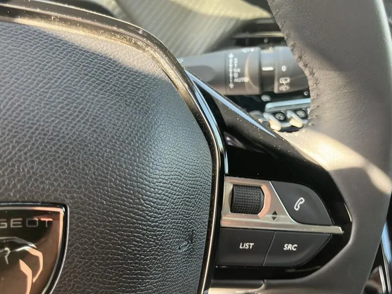 Peugeot 2008 Allure 1.2 PureTech - foto 37