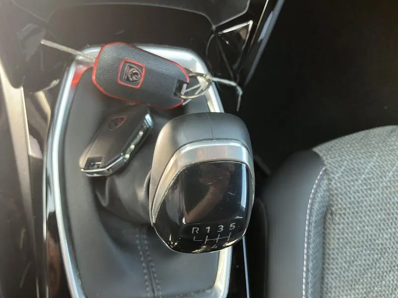 Peugeot 2008 Allure 1.2 PureTech - foto 16