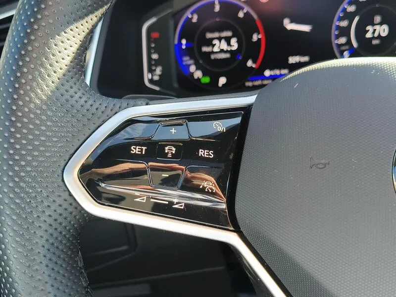 Volkswagen Tiguan R-Line 2.0 TDI - foto 29
