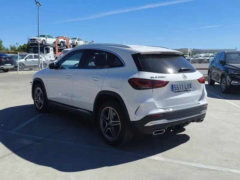 Mercedes-Benz GLA 250e - foto 4