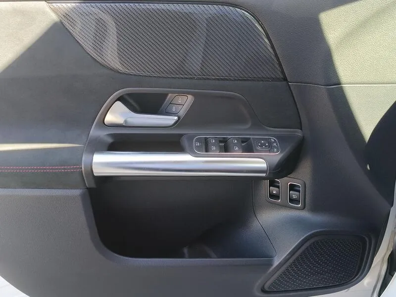 Mercedes-Benz GLA 250e - foto 29