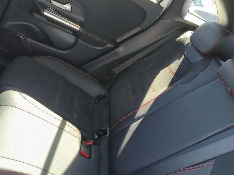 Mercedes-Benz GLA 250e - foto 32