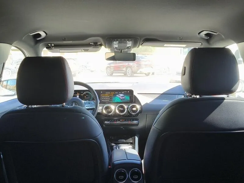 Mercedes-Benz GLA 250e - foto 37