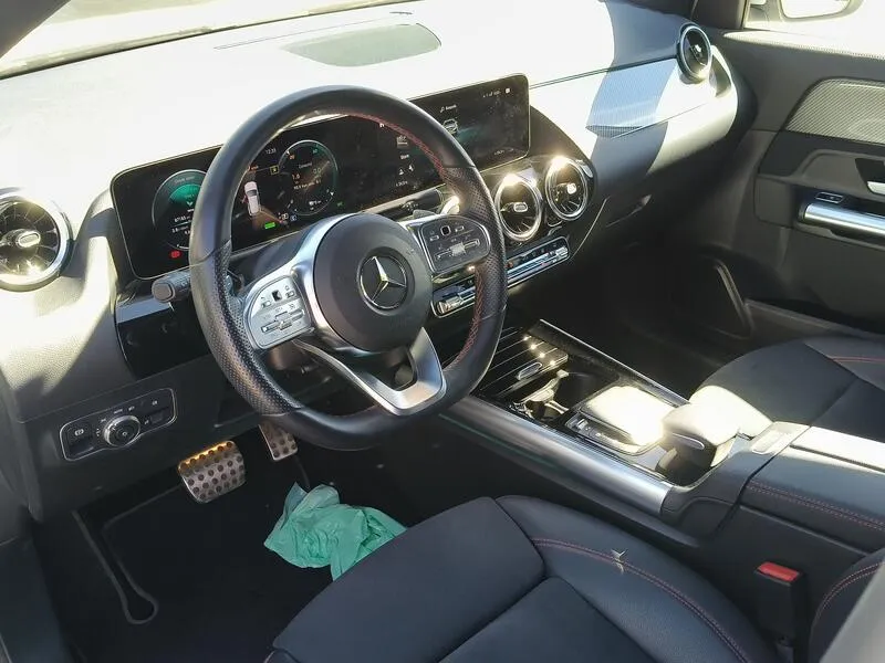 Mercedes-Benz GLA 250e - foto 10