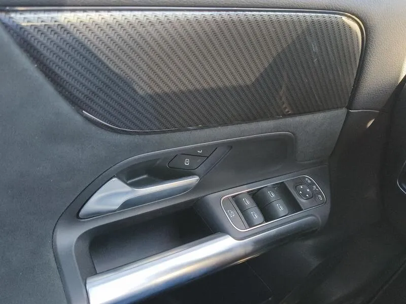 Mercedes-Benz GLA 250e - foto 28