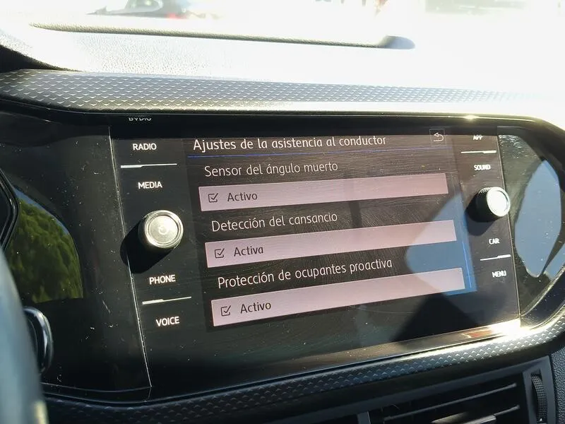 Volkswagen T-Cross Advance 1.0 TSI - foto 18