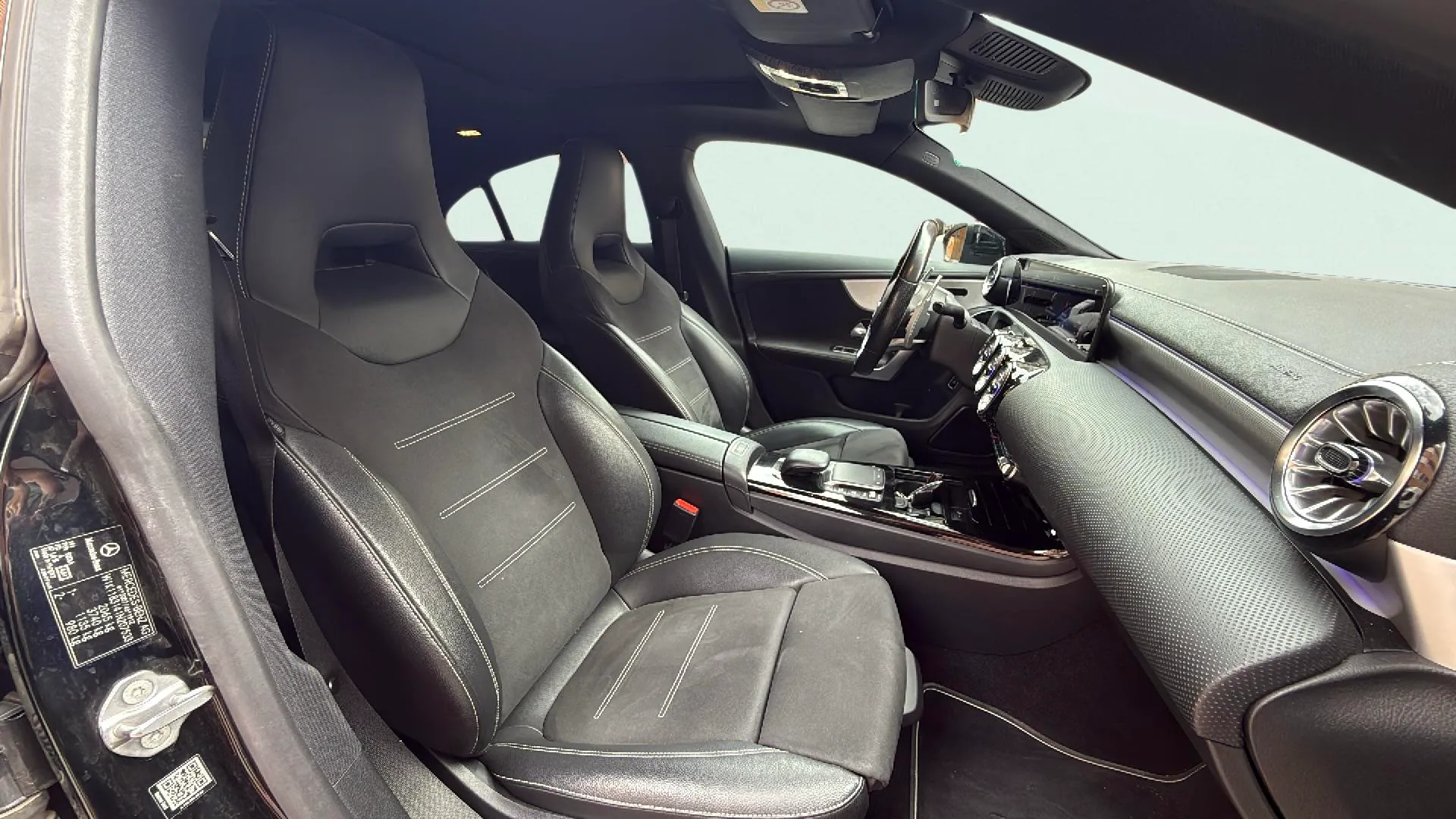 Mercedes-Benz CLA 200 D DCT - foto 18