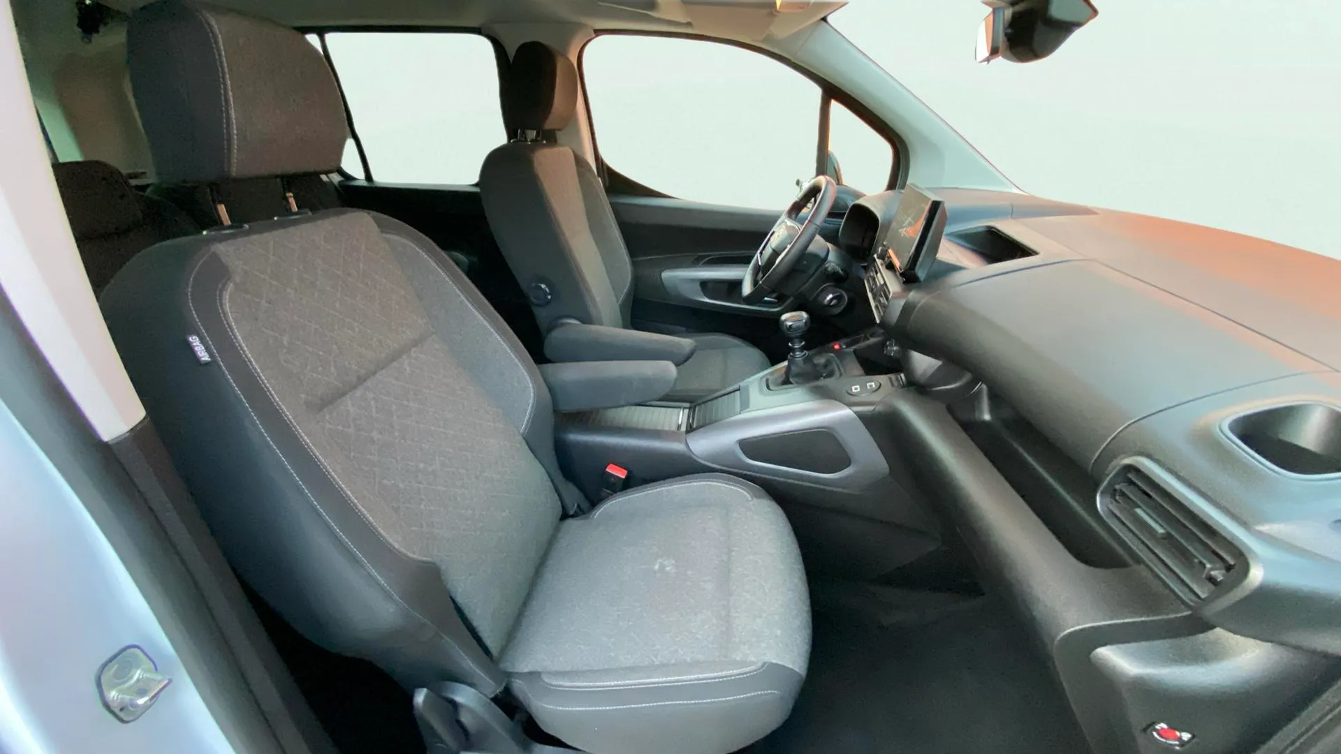 Opel Combo 1.5 Td MT6 €6.4 - foto 16