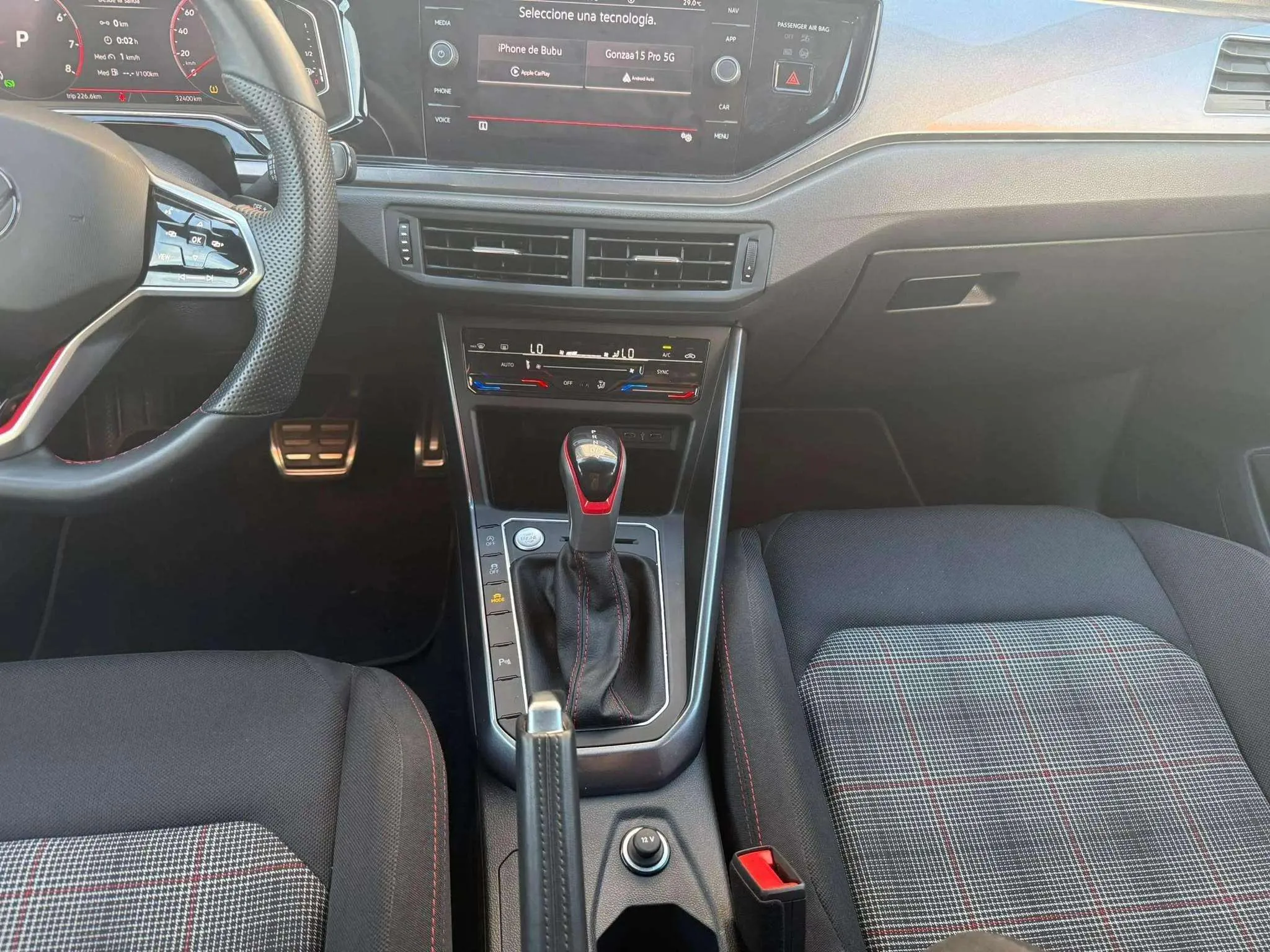 Volkswagen Polo GTI 2.0 TSI DSG - foto 11