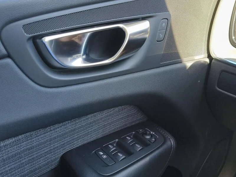 Volvo XC60 2.0 B4 D Core - foto 28