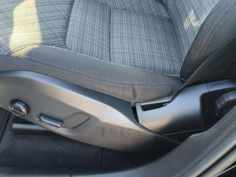 Volvo XC60 2.0 B4 D Core - foto 30
