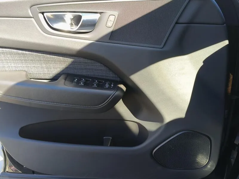 Volvo XC60 2.0 B4 D Core - foto 29