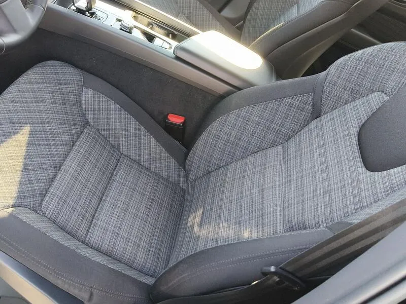 Volvo XC60 2.0 B4 D Core - foto 31