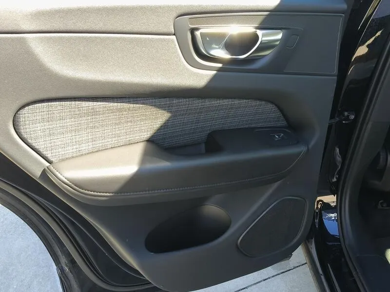 Volvo XC60 2.0 B4 D Core - foto 35