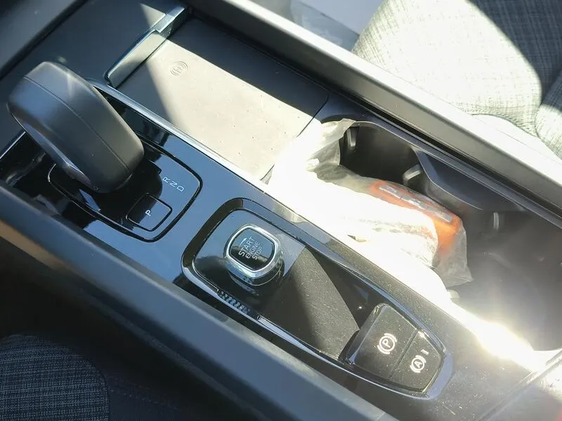 Volvo XC60 2.0 B4 D Core - foto 13