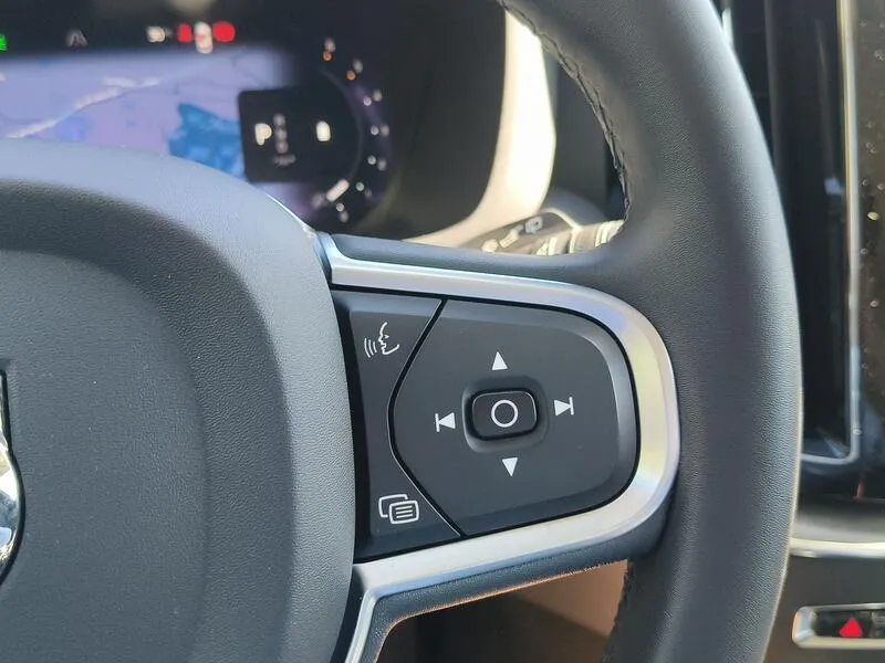 Volvo XC60 2.0 B4 D Core - foto 23