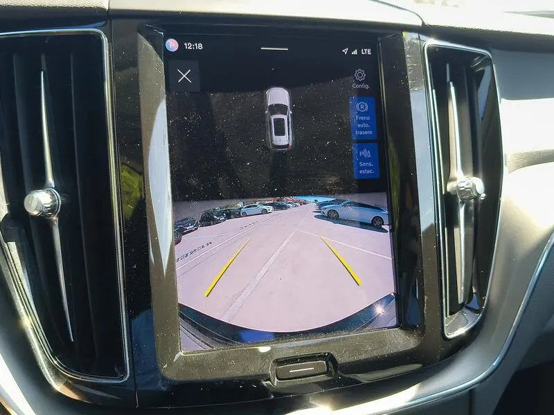 Volvo XC60 2.0 B4 D Core - foto 16