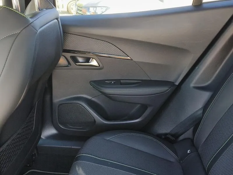 Peugeot 2008 GT BlueHDi 130 - foto 33