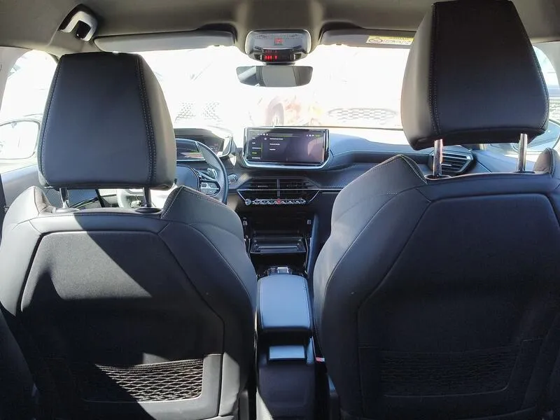 Peugeot 2008 GT BlueHDi 130 - foto 39