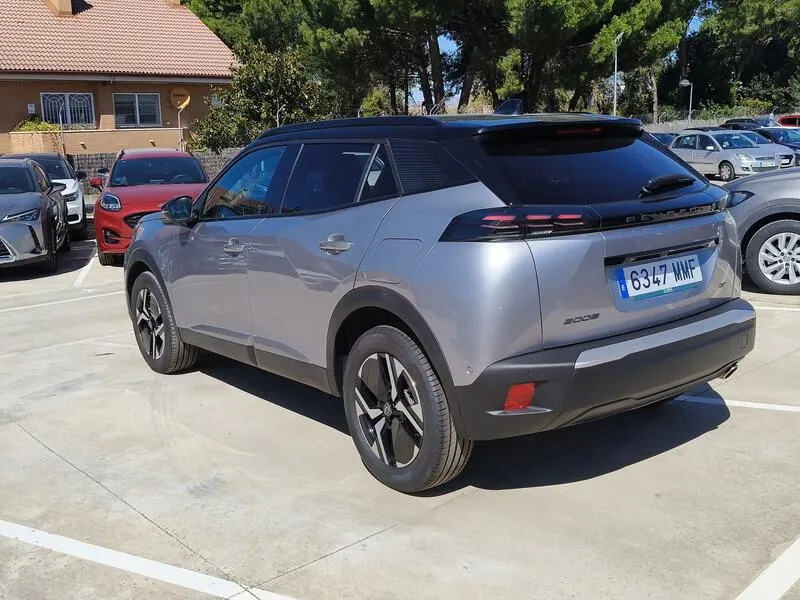 Peugeot 2008 GT BlueHDi 130 - foto 4