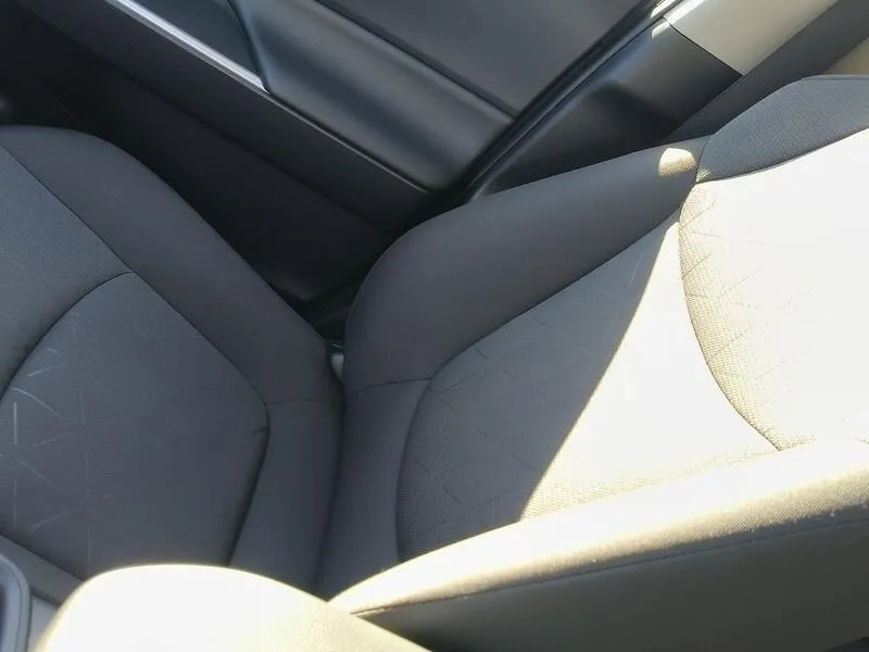 Toyota RAV4 2.5l 220H Business - foto 19