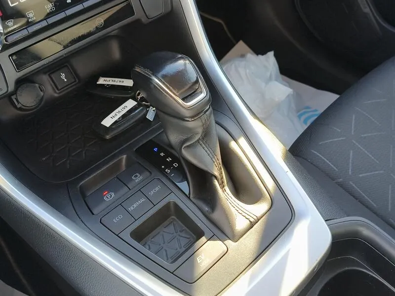 Toyota RAV4 2.5l 220H Business - foto 13