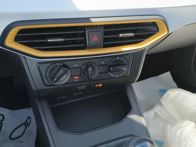 SEAT Arona 1.0 TSI Reference - foto 12