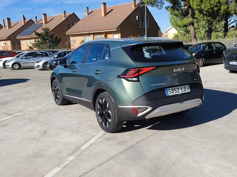 Kia Sportage 1.6 T-GDi PHEV Drive 4x4 - foto 4
