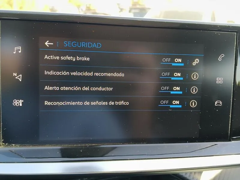 Peugeot 2008 Active Pack BlueHDi - foto 18