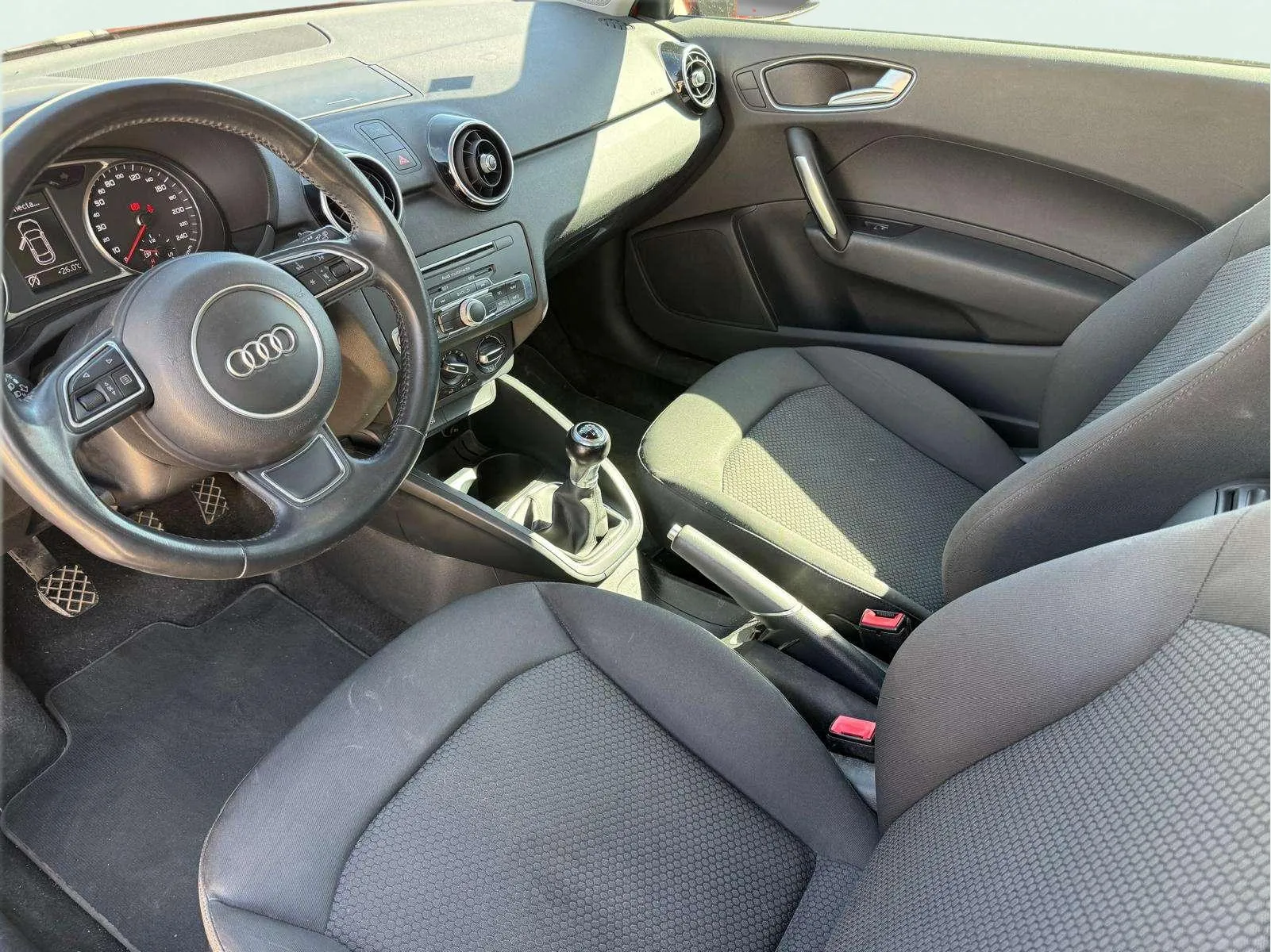Audi A1 Adrenalin 1.0 TFSI - foto 11