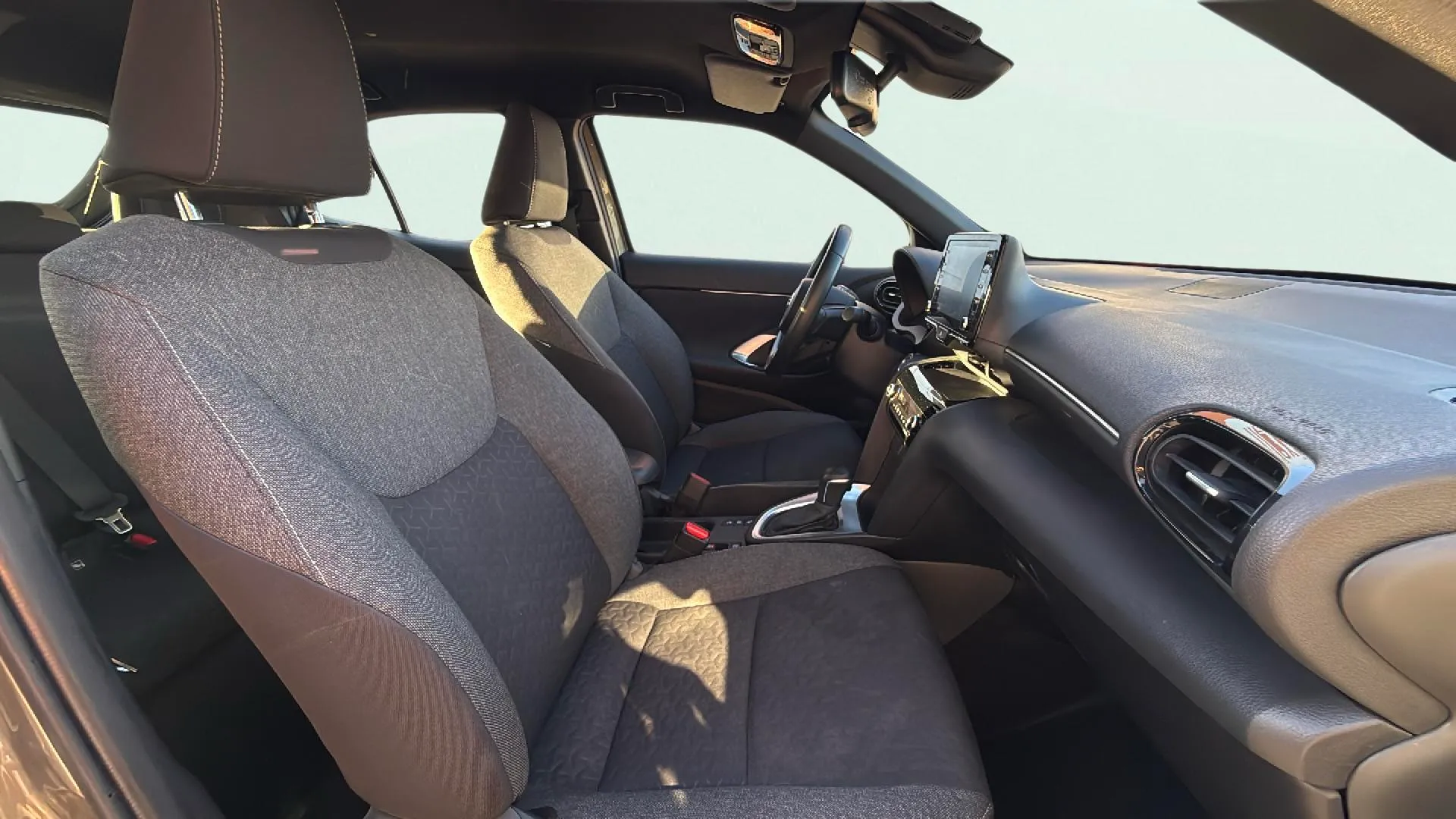 Toyota Yaris Cross 1.5 120H Active Tech Pack Confort - foto 17